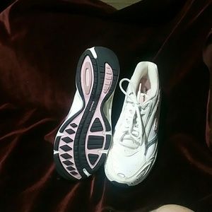 Rb502-dji Womens Reebok tennis shoes 8.5